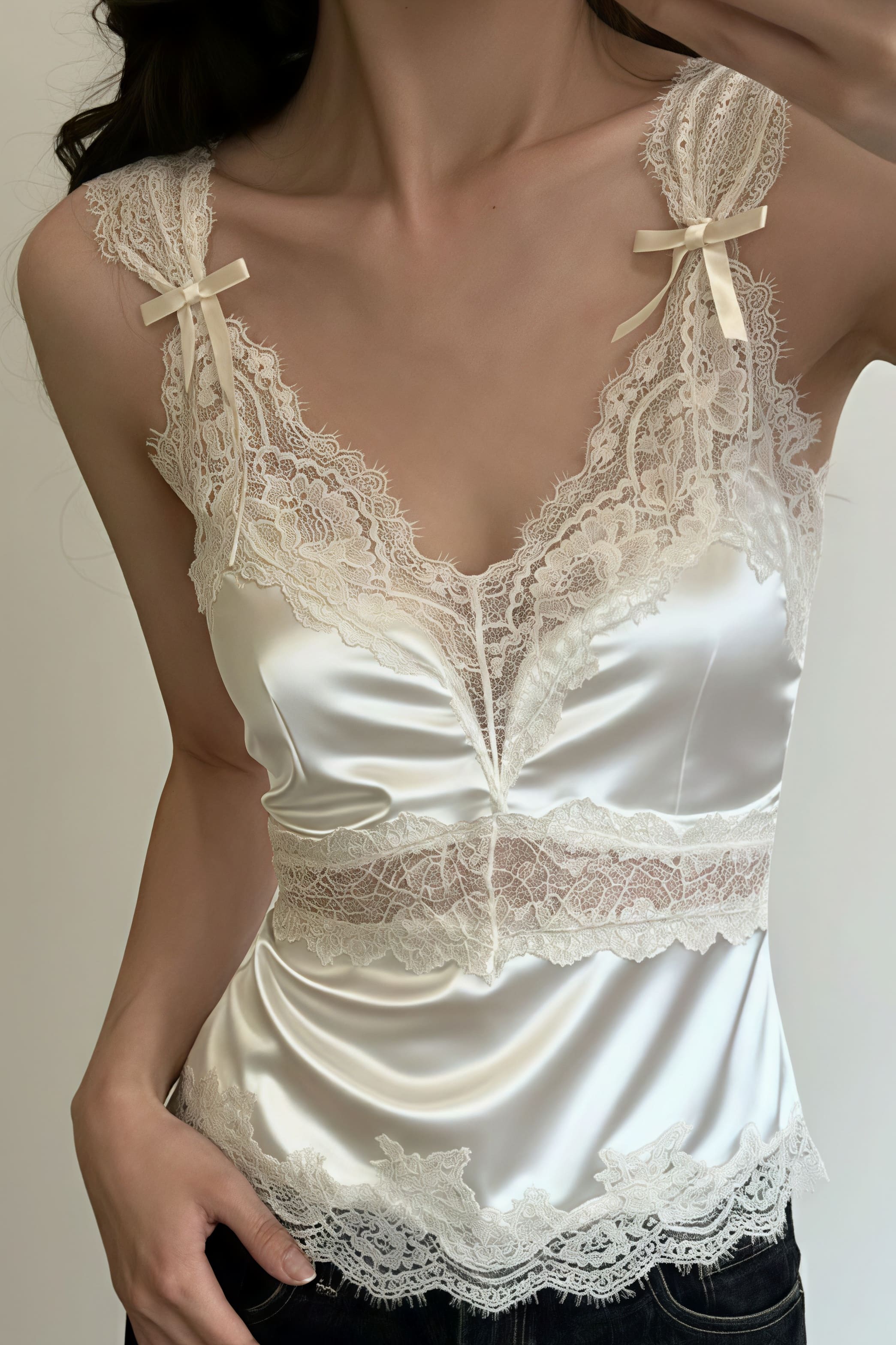 Bow Lace Patch V Neck Solid Tank Top - Image 3